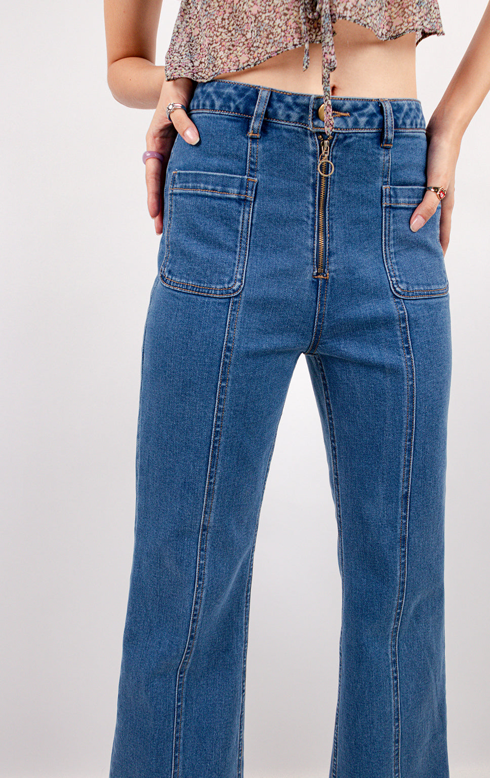 ZIP UP WIDE LEG PINTUCKED JEANS W/ PATCH POCKETS