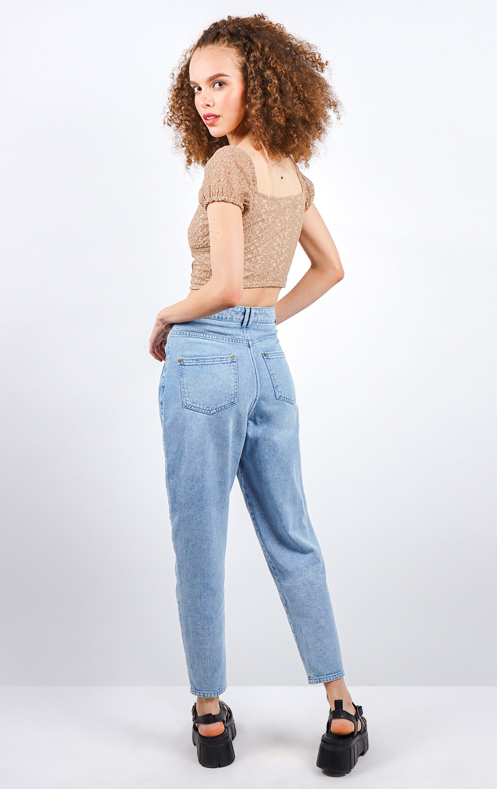 HIGH WAISTED BALOON FIT DENIM JEANS WITH CUT AND SEW DETAIL