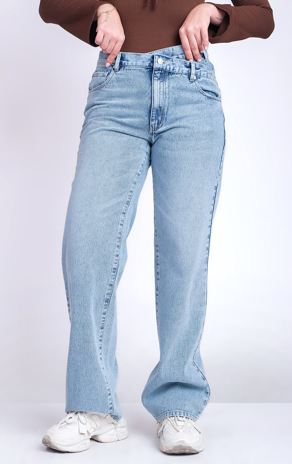 HIGH WAISTED STRAIGHT LEG FIT  DENIM JEANS