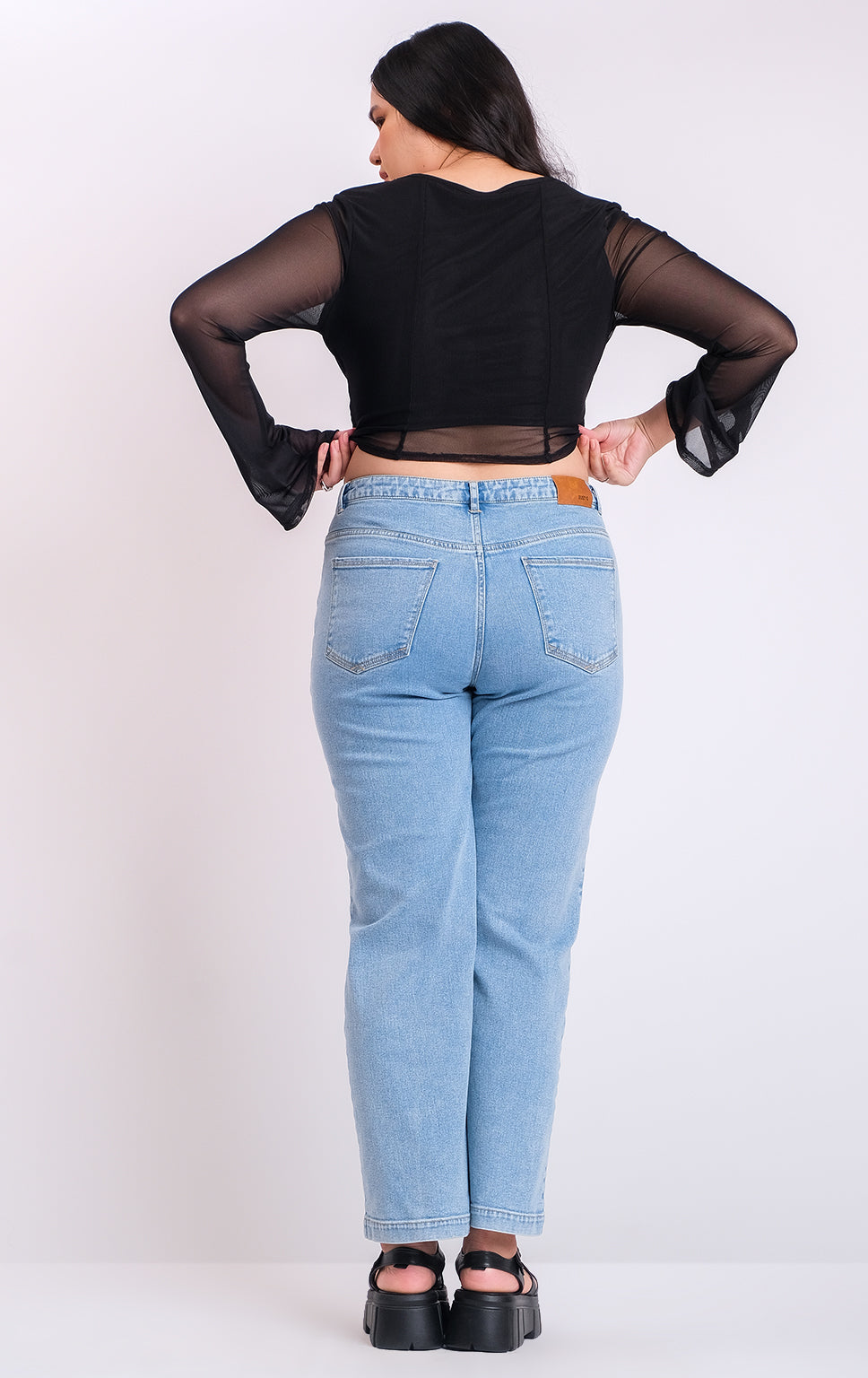 MID RISE STRAIGHT TAPERED FIT DENIM JEANS