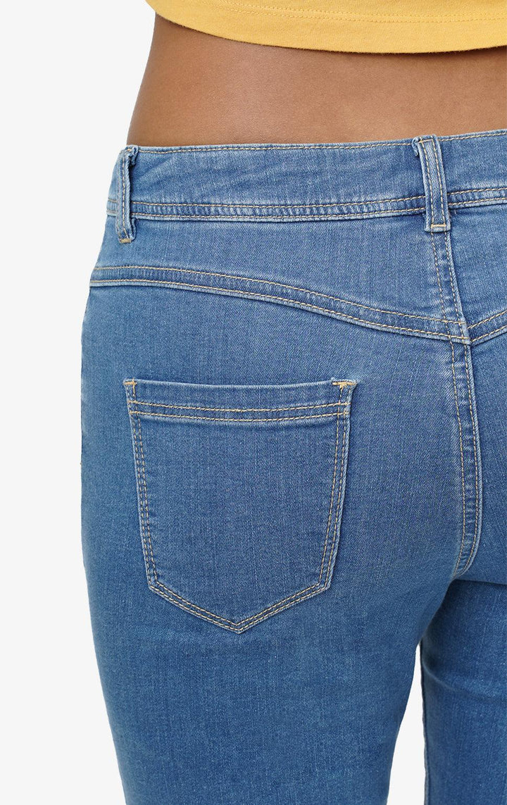 SKINNY JEANS WITH FRAYED HEM - Just G | Number 1 women's and teen fashion brand. Shop online at justg.com.ph | Cash on delivery ( COD ) and Prepaid transaction available.